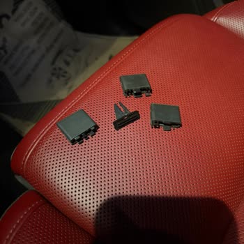 Porsche Macan Interior Air Vent Tabs Fall Off on 2024 Model