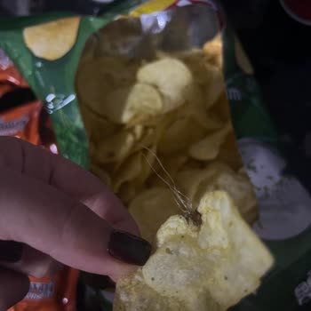 Lays Cipsinde Kıl Benzeri Yabancı Madde Hijyen Sorunu