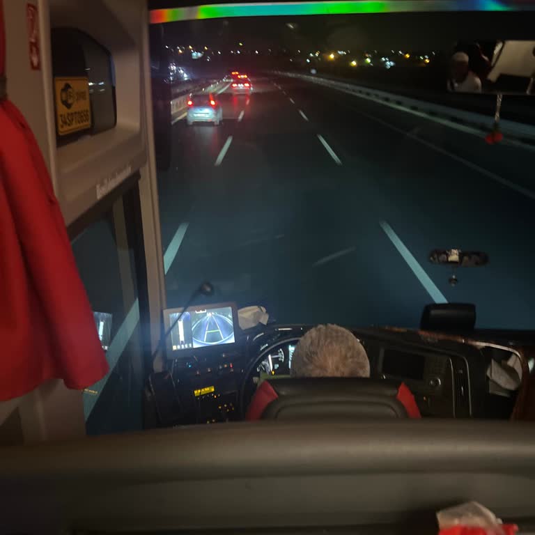 Siirt Petrol Turizm Şoförün Biletli Koltuğu Engellemesi Ve Saygısız Hakaretleri