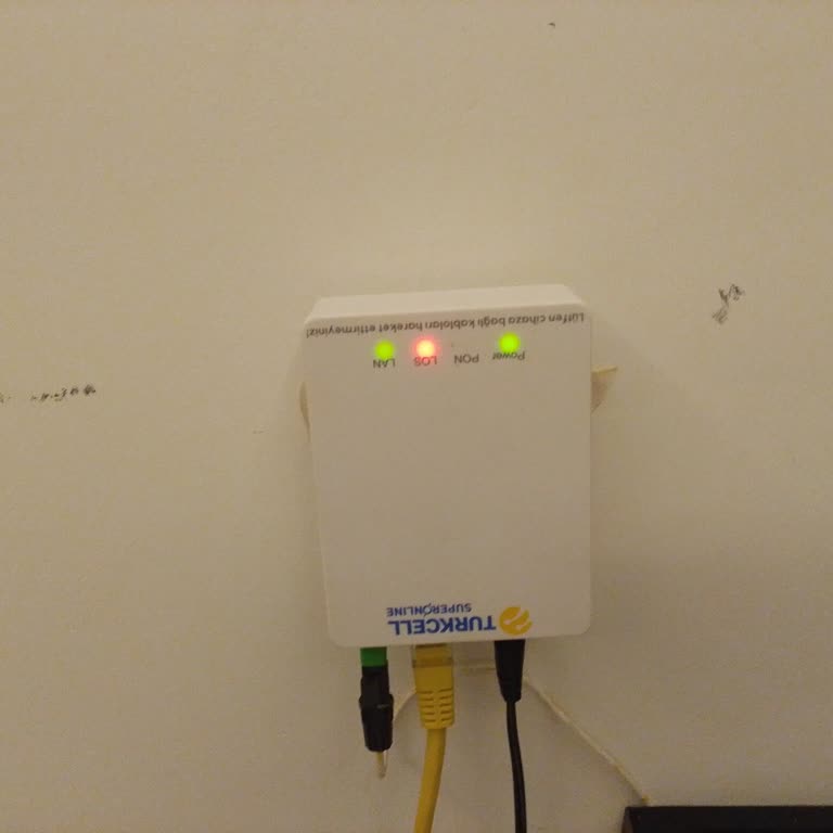 Superonline İnternet Kesintisi Müşteri Hizmetlerinden Cevap Almama Ve Taahhüt Bozma Ücreti İtirazı