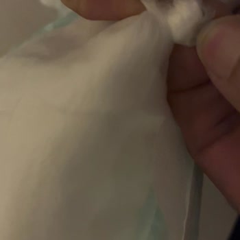 Bebek Bezinde Sert Plastik Parça Ve Mağazadan Cevap Yok