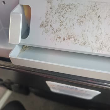 Kamil Koç Otobüsünde Hijyen Sorunu Ve Çalışmayan Tablet Ekranları