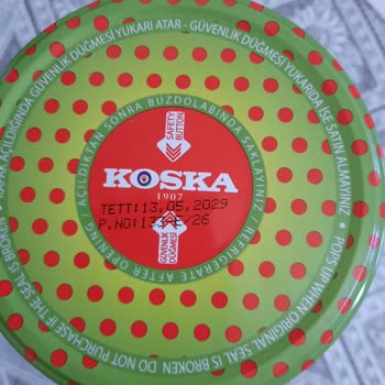 Koska Çilek Reçelinde Kuş Tüyü Ve Yaprak Parçası Bulundu