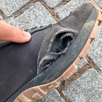 Camper Ayakkabıdaki Büyük Yırtık, Amazon İade Süresi Sınırlamasıyla Çözülmedi