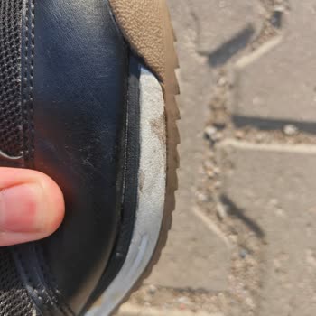 Ayakkabının Dikiş Ve Yapışkan Kısımlarında Açılma, Ayıplı Ürün Ve Değişim Talebi