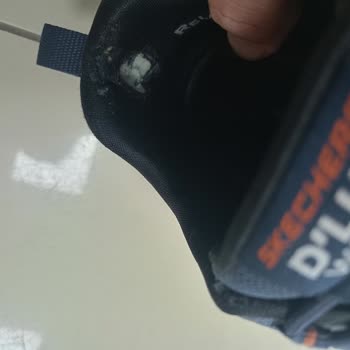 Skechers Ayakkabısının İç Topuk Yırtığı Ve Değişim Talebi