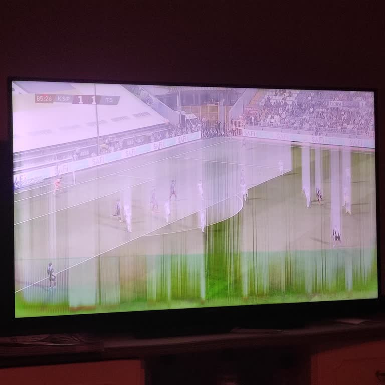 Üç Yıllık TV Ekranında Çizgiler Belirdi Garanti Dışı Servis Ücretleriyle Karşılaştım