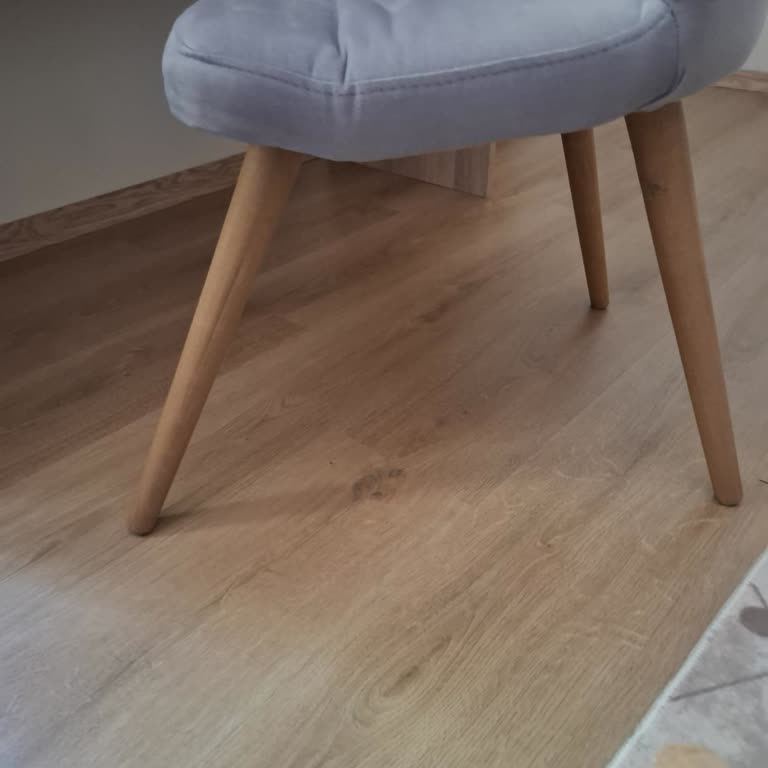 Normal Kullanımda Sandalye Ortadan Kırıldı, Güvenlik Sorunu