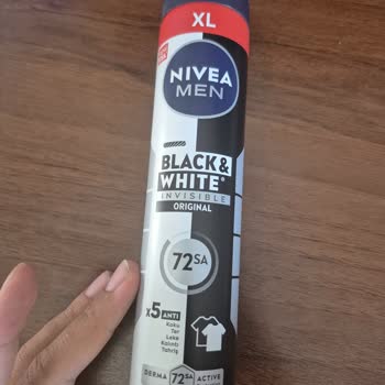 Nivea Men Black & White Invisible Deodorantı Koyu Giysilerde Kalıcı Leke Bıraktı
