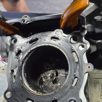 6.800 Km’de Supap Kesildiği İçin Piston Parçalandı Ve Garanti Reddedildi