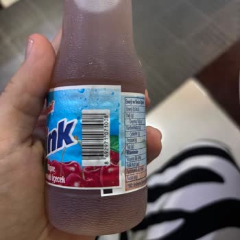 Aynı Parti Link Vişne Aromalı İçeceklerde Renk Ve Dolum Miktarı Farklılıkları