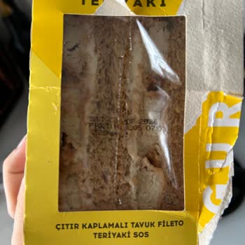 Carrefour'da Son Tüketim Tarihi Yakın Olmasına Rağmen Sandviç Küflendi