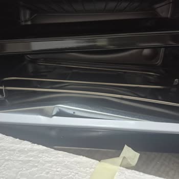 Patlamış Kolide Gelen Hasarlı Fırın İçin A101 Ve Horoz Lojistik'ten Acil Çözüm Talebi