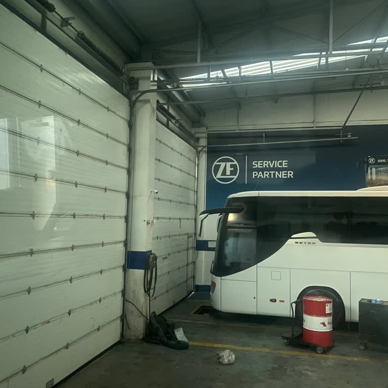 Metro Turizm'de Saatlerce Bekletme Ve Açıklama Eksikliği