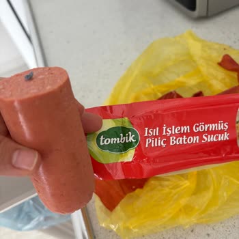 BİM Sucukta Mavi Poşet Parçası Görüldü