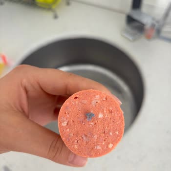 BİM Sucukta Mavi Poşet Parçası Görüldü
