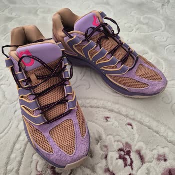 Üç Antrenmanda Yırtılan Nike KD 18 Ayakkabı İçin Değişim Talebi