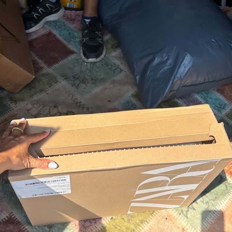 Zara Ve Kolay Gelsin Kargo Gecikmesi Ve Açık Paket Teslimatı Şikayeti