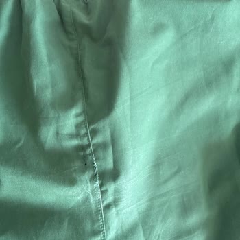 Lacoste Şortunun Tek Kullanımda Dikişi Açıldı, Mağaza Kalite İddiasını Reddetti