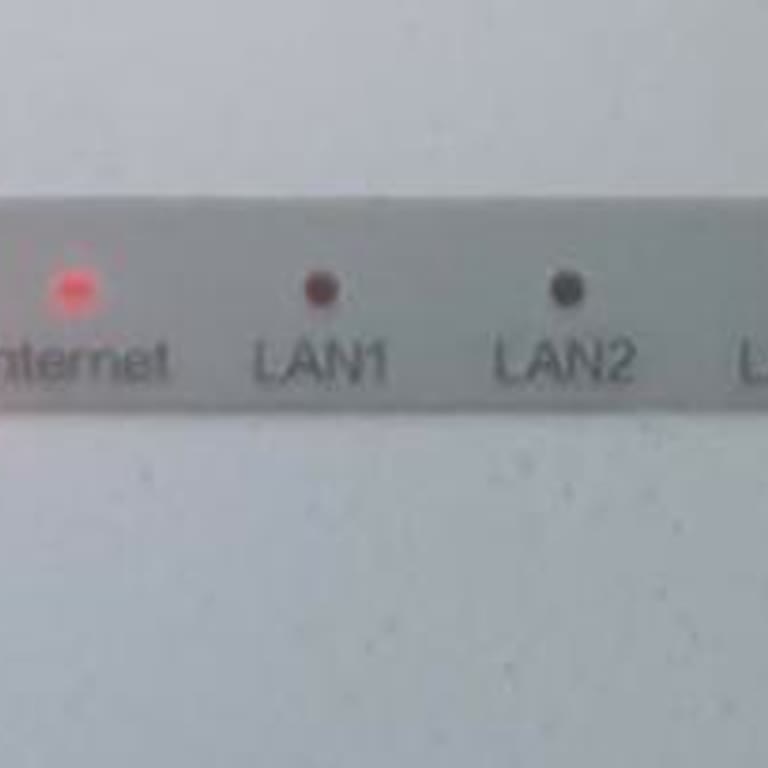 Tekrarlayan İnternet Ve TV Kesintileri Nedeniyle Ücret İadesi Ve Kalıcı Çözüm Talebi