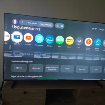 Yeni Grundig TV'de İlk Gün Çizgili Ekran Garanti Kapsamında Değişim Talebi