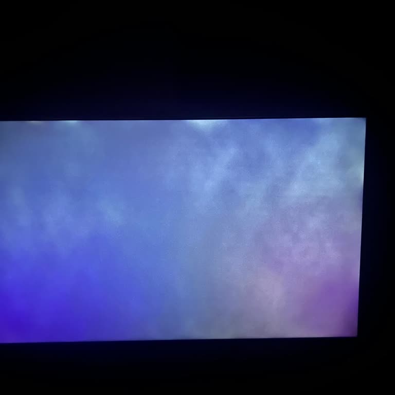 Yeni Philips Televizyonda Belirgin Bulutlanma Ve Işık Lekeleri Kabul Edilemez