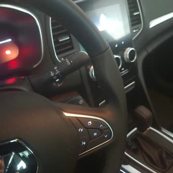 Renault Megane’da Sıfır Kilometrede Kapı Ve Direksiyon Beyazlaşması Garanti Dışı