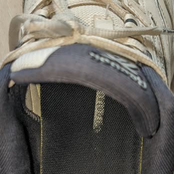 Reebok Spor Ayakkabısının İç Astarı Yırtıldı, Değişim Ve İade Talebi
