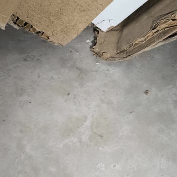 Hasarlı Yatak Odası Dolabı Teslimatı Ve Kontrol Eksikliği