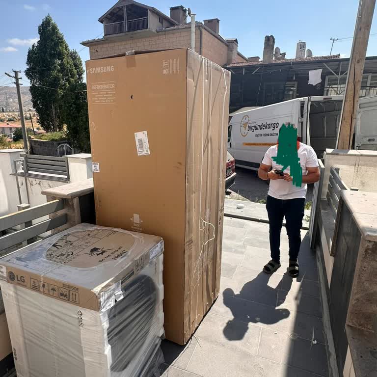 A101 Ve Kargo, Ağır Beyaz Eşyaları Apartman Önüne Bırakıp Müşteriyi Taşıma Masrafına Mahkum Etti