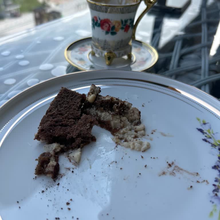 Tiramisu Ürününün Hoş Olmayan Lezzeti Ve Ağızda Rahatsız Edici Tat