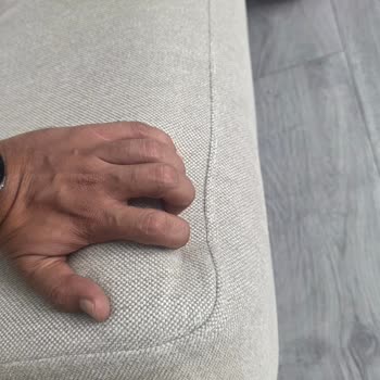 Kelebek Mobilya’da 2 Yıllık Garanti Ve 100 Bin TL’lik Koltukta Kalite Sorunu Servis Yanıtı Yok