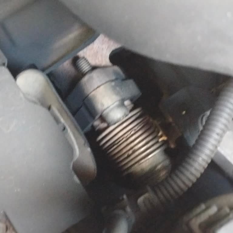 BMW Soğutucu Spiral Çatlaması Ve Egzoz Gazı Kaçaklığı