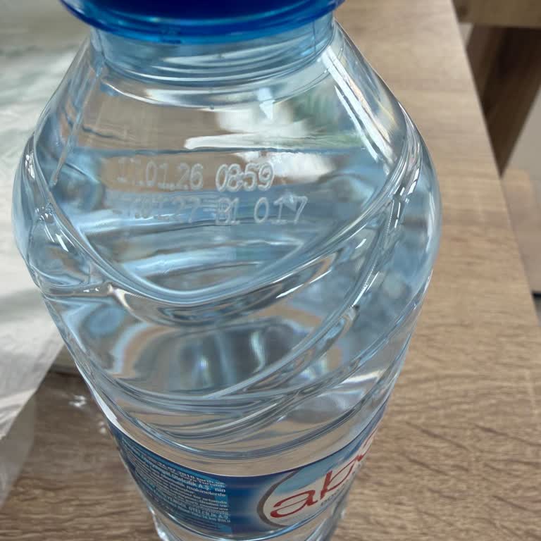 Alt Kısımdaki Abant Su Şişelerinde Klor Kokusu Ve Toptancı İlgisizliği