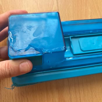 Mop Aparatının Üç Kullanım Sonra Çatlaması Ve Ücretsiz Değişim Talebi