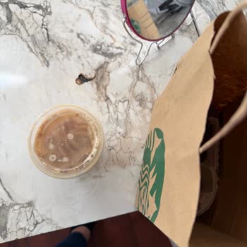 Starbucks Personelinin Dikkatsiz Paketi Nedeniyle İçeceğin Dökülmesi Ve Masrafların Karşılanması