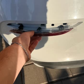 Cupra Leon Sol Arka Reflektör Parçası Stokta Yok