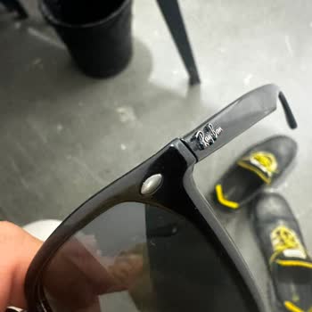 Rayban Gözlüğümün Krom Kaplaması 8 Ayda Kararıp Paslanıyor