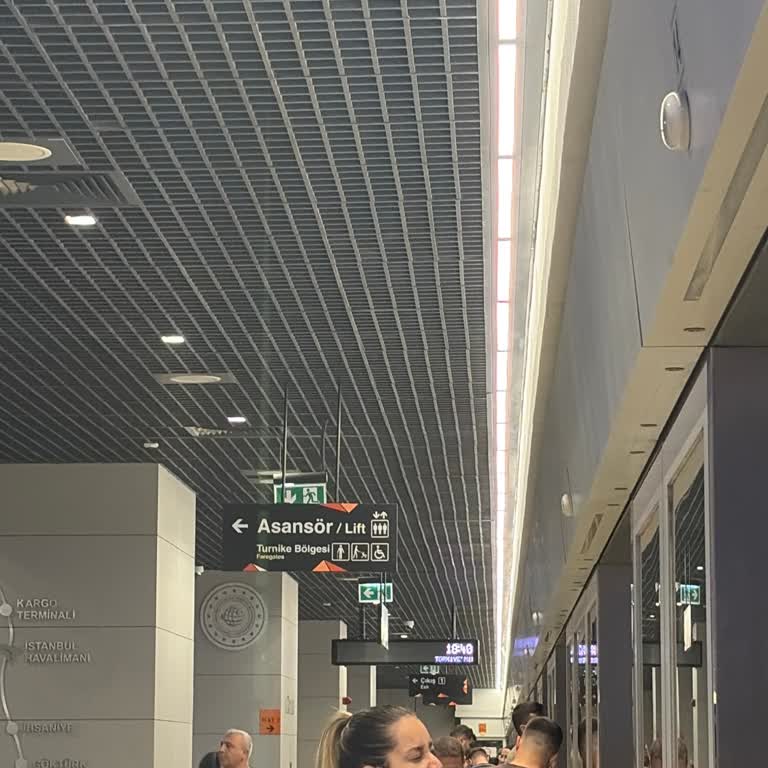 Kağıthane M11 Metro Gecikmeleri İş Çıkışında Sürekli