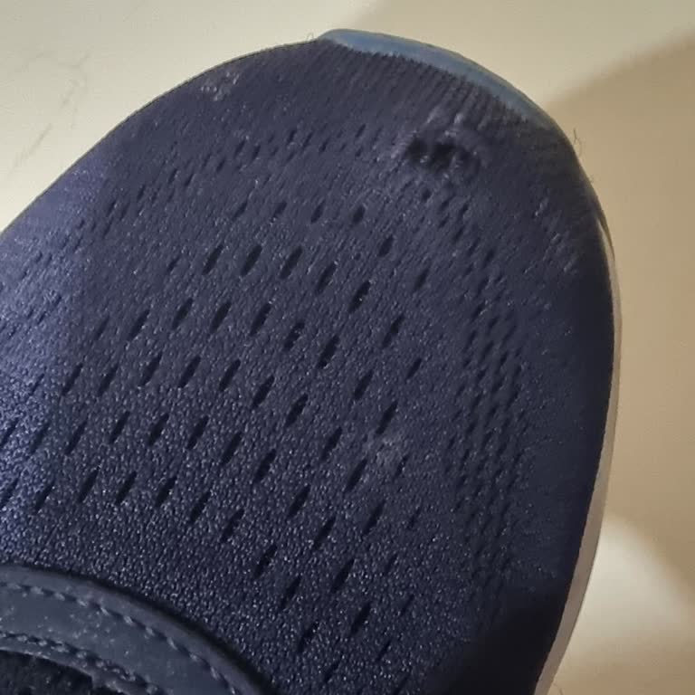 Ortopedik Özellikli Decathlon Ayakkabım Kısa Sürede Yırtıldı, Garanti Reddiyle Mağdur Oldum