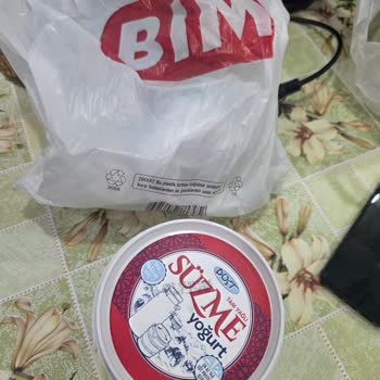 BİM Dost Süzme Yoğurdunda Mavi Yeşil Küf Görüldü