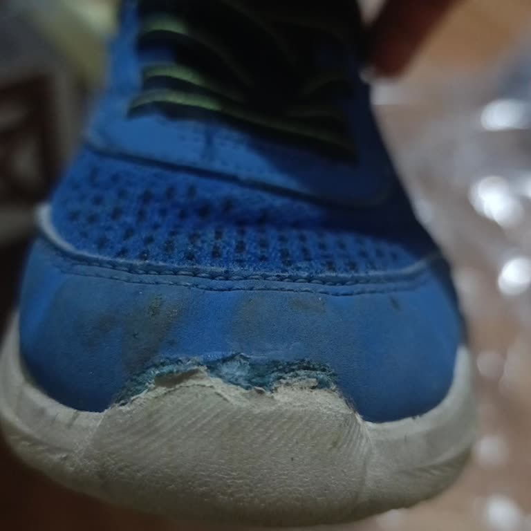 Ayıplı Skechers Çocuk Ayakkabısında Kısa Sürede Deformasyon Ve Işık Sorunu