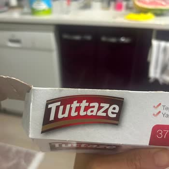 Tuttaze Pişirme Kağıdı Aniden Alev Alarak Evde Yangın Tehlikesi Yarattı