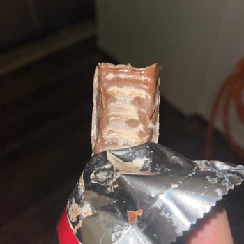 Beyaz Lekelerle Karşılaşılan Tadelle King Size Çikolatalarında Tazelik Endişesi