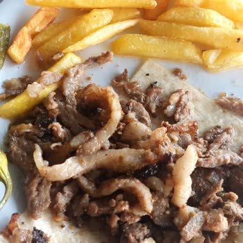 Aşırı Yağlı Yemek, Mide Bulantısı Ve Hijyen Sorunu
