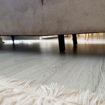 Kilim Mobilya’da Koltuğun Ayağı Kırıldı, Müşteri Hizmetlerinden Yanıt Gelmedi