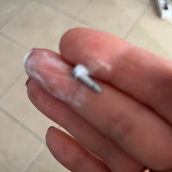 Algida Cornet Dondurmada Bulunan Metal Vida Gıda Güvenliği İhlali
