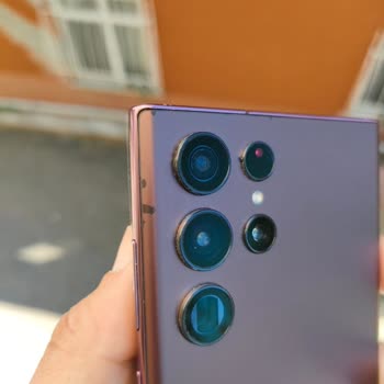 Mükemmel İlanına Uymayan Samsung S22 Ultra, Sürekli Kozmetik Kusurlar Ve Çelişkili Müşteri Desteği