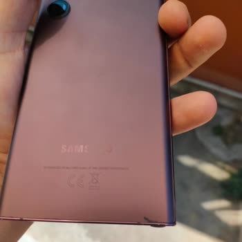 Mükemmel İlanına Uymayan Samsung S22 Ultra, Sürekli Kozmetik Kusurlar Ve Çelişkili Müşteri Desteği