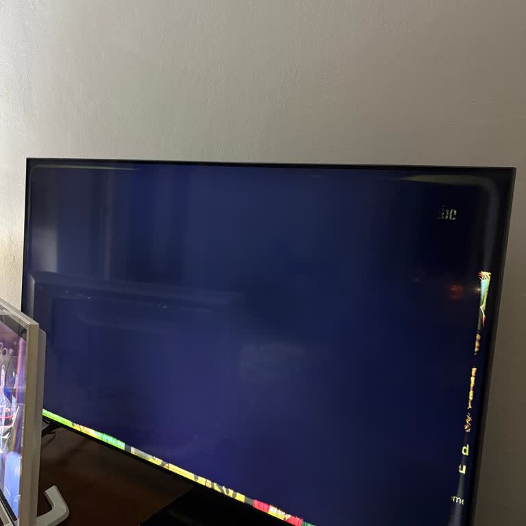 Samsung TV'de Kronik Ekran Arızası İçin Tekrar Ücretli Panel Değişimi Şikayeti